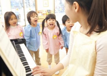 5 Benefits of Singing Lessons for Children