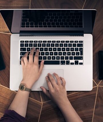 How to Spot Fake Website