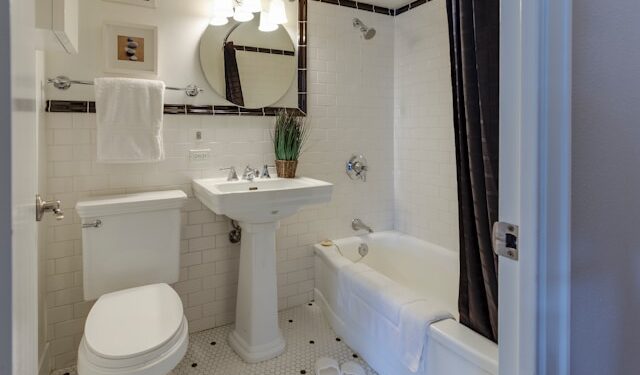 Make Small Bathroom Look Bigger