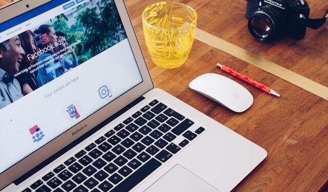 Facebook Ads vs. Organic Marketing